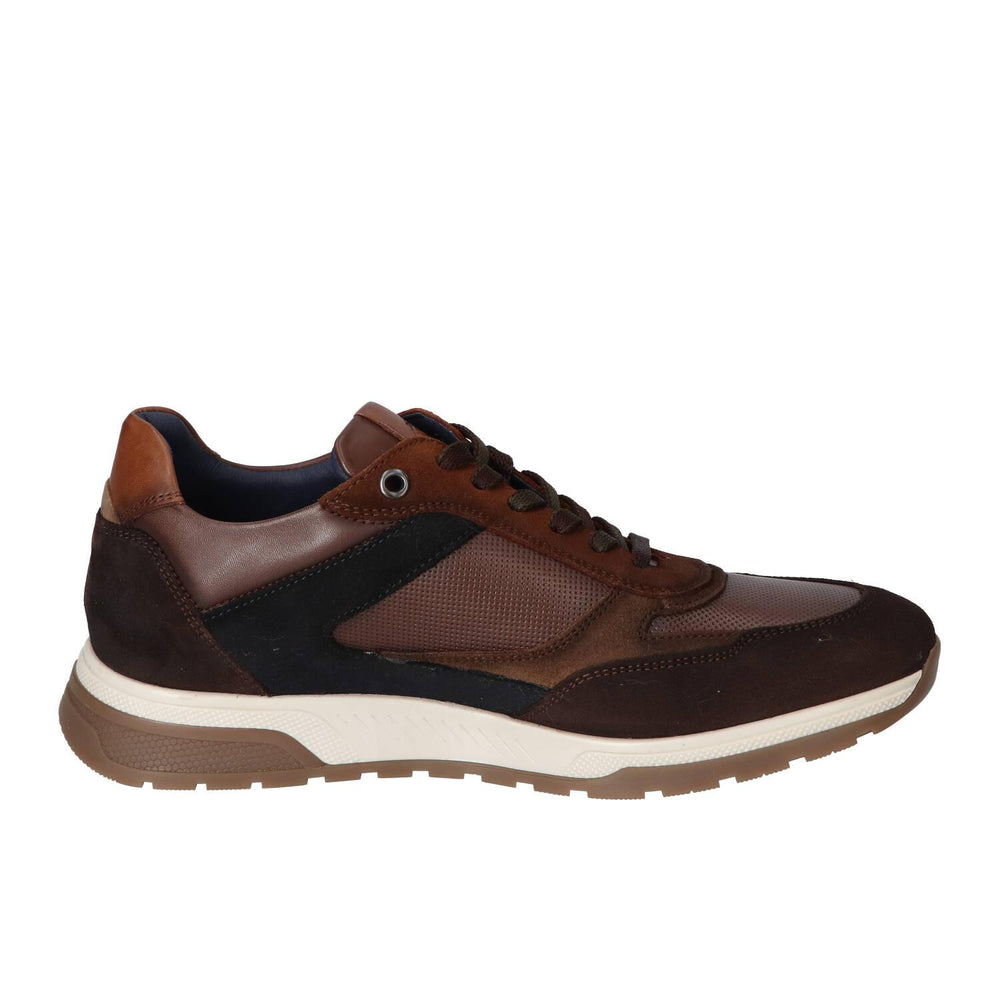 Baskets, marron foncé