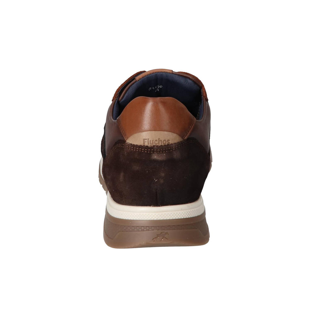 Baskets, marron foncé