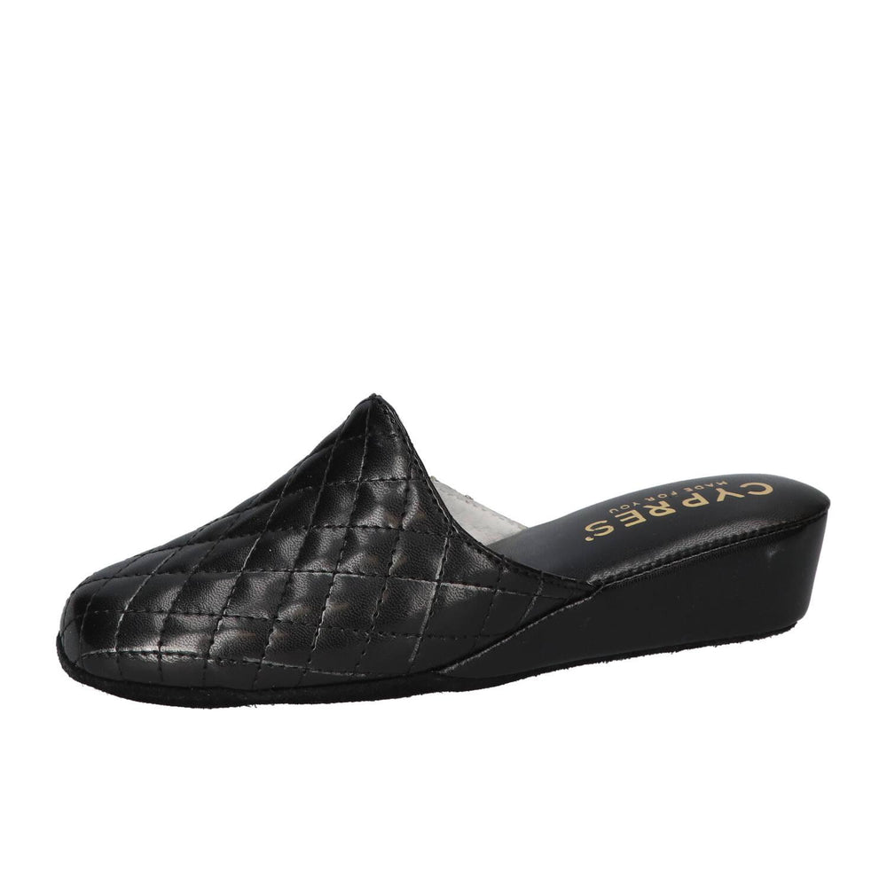 Pantoffels, Zwart