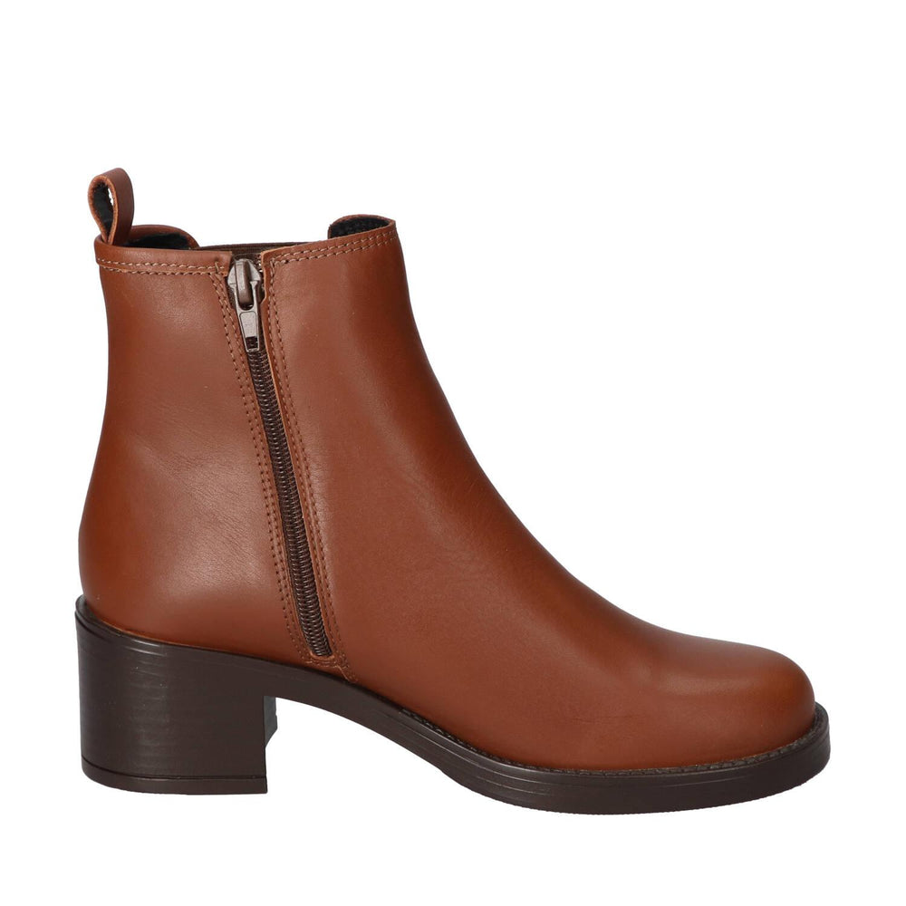 Booties, Cognac