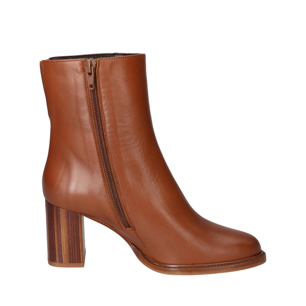 Booties, Cognac
