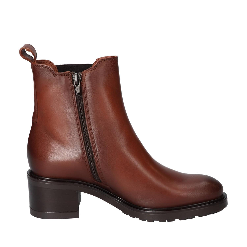 Booties, Cognac