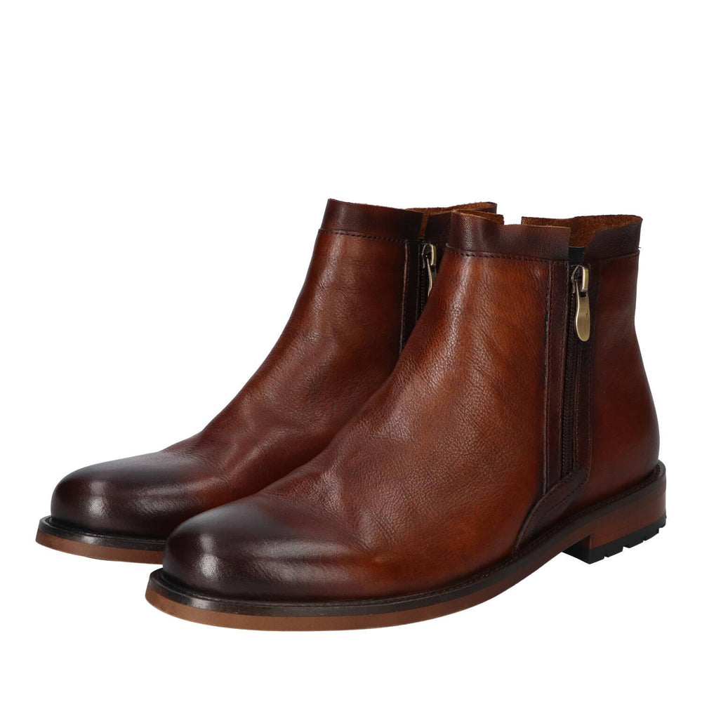 Boots, Cognac