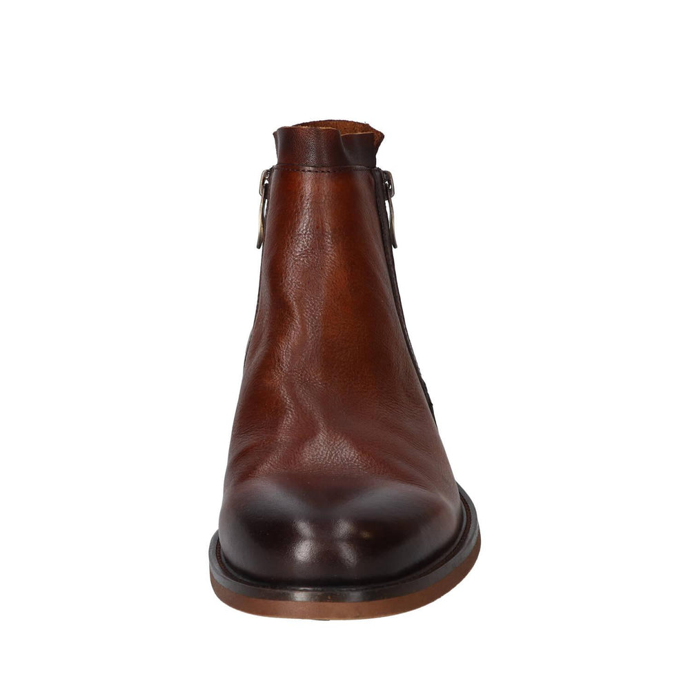Boots, Cognac