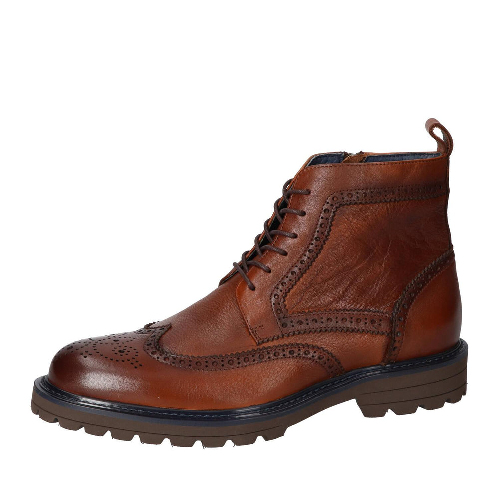 Boots, Cognac