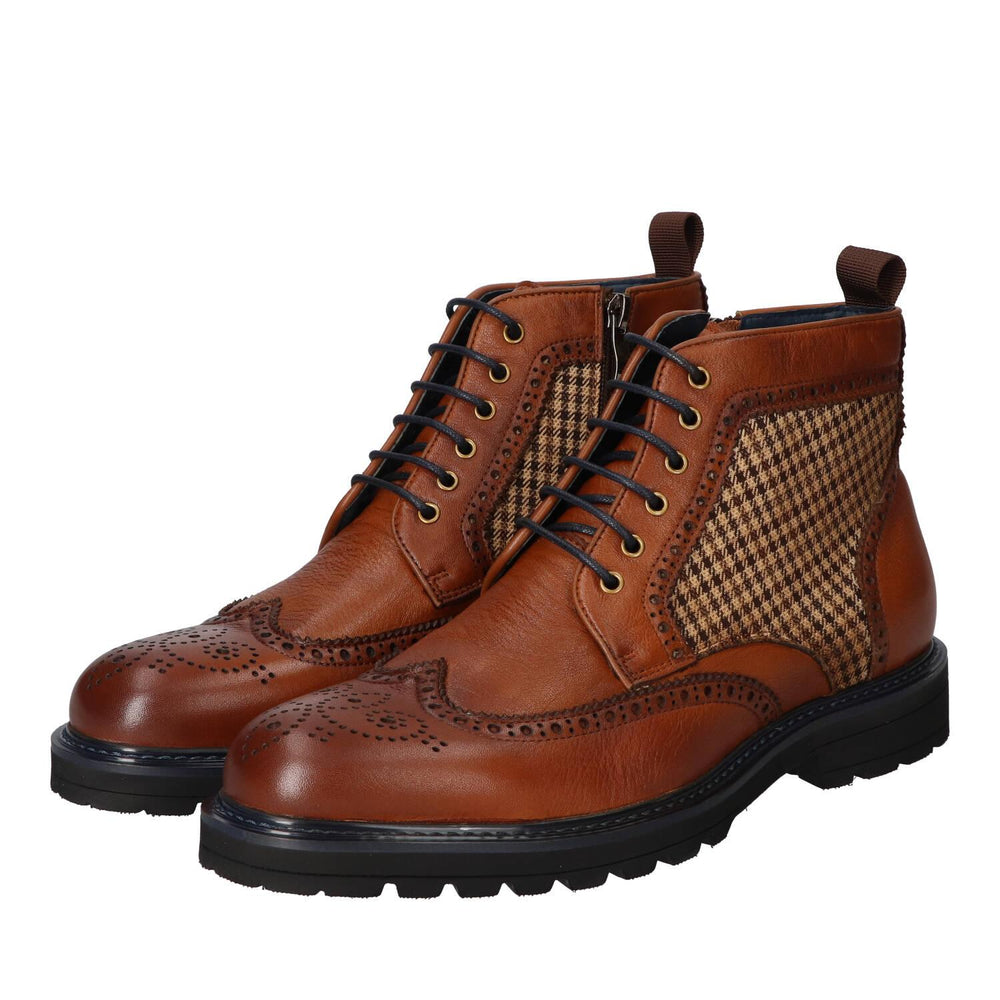 Boots, Cognac