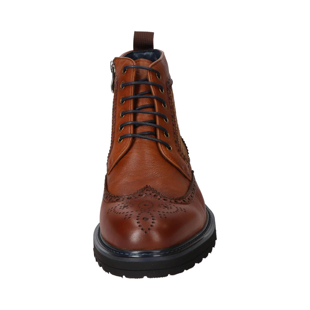 Boots, Cognac