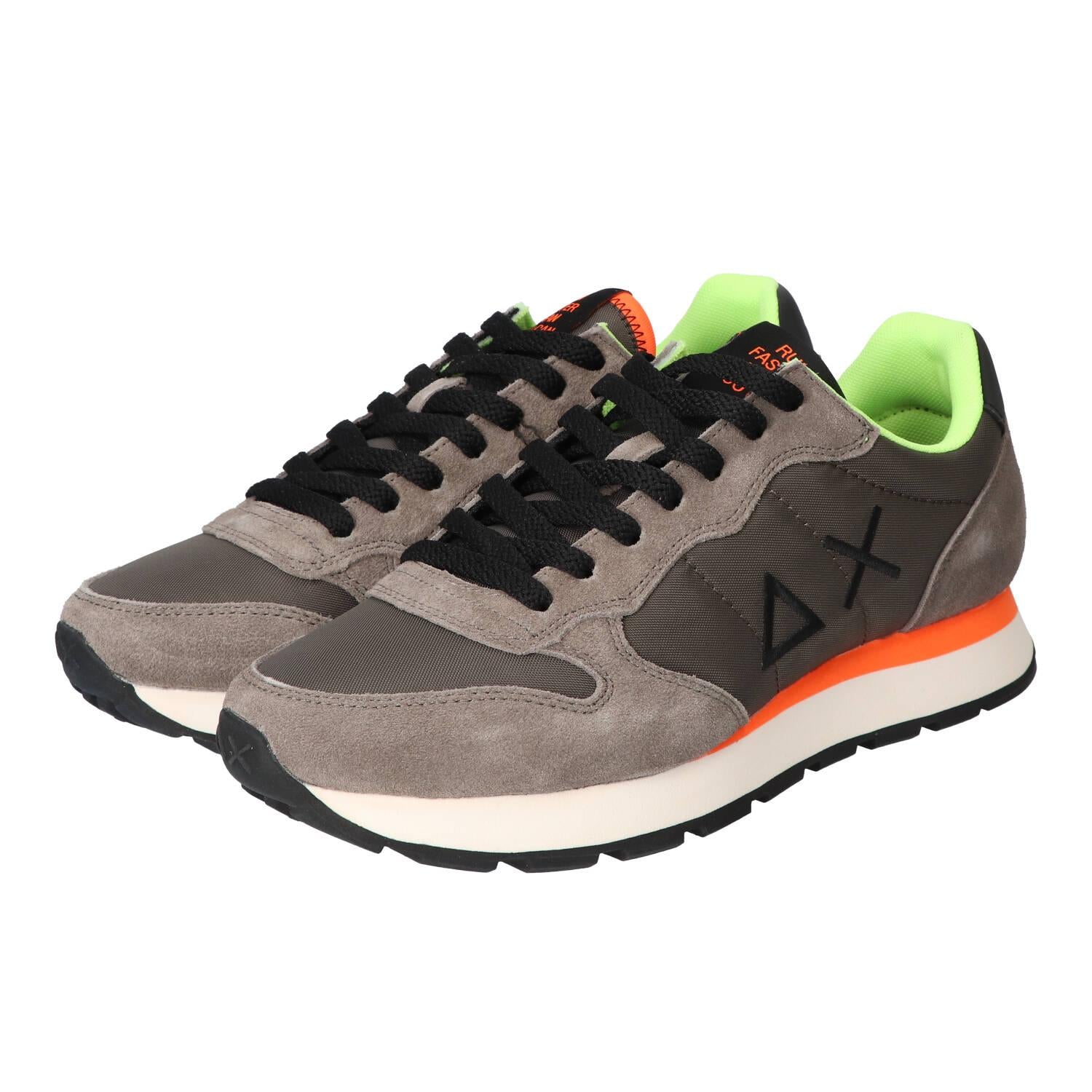 Sneakers, Grijs