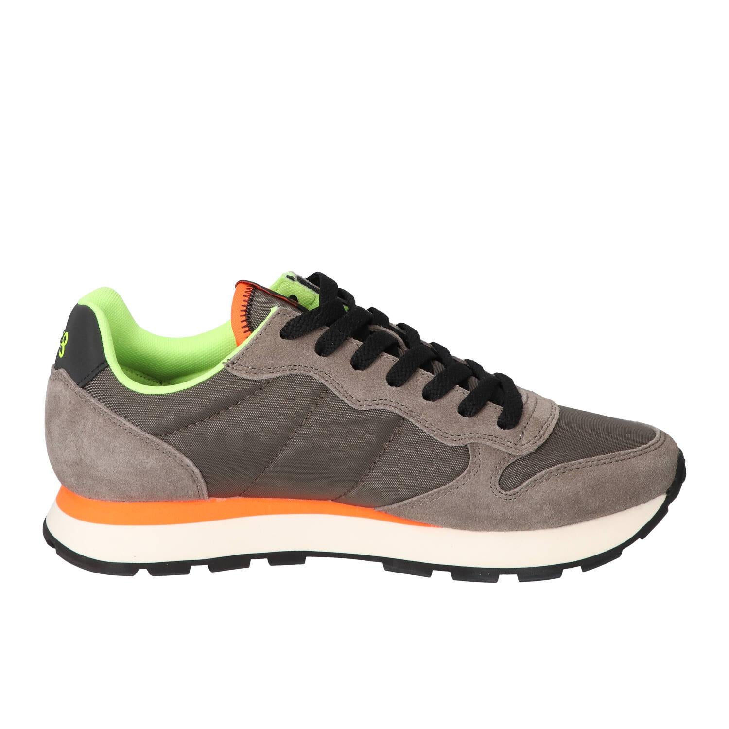 Sneakers, Grijs