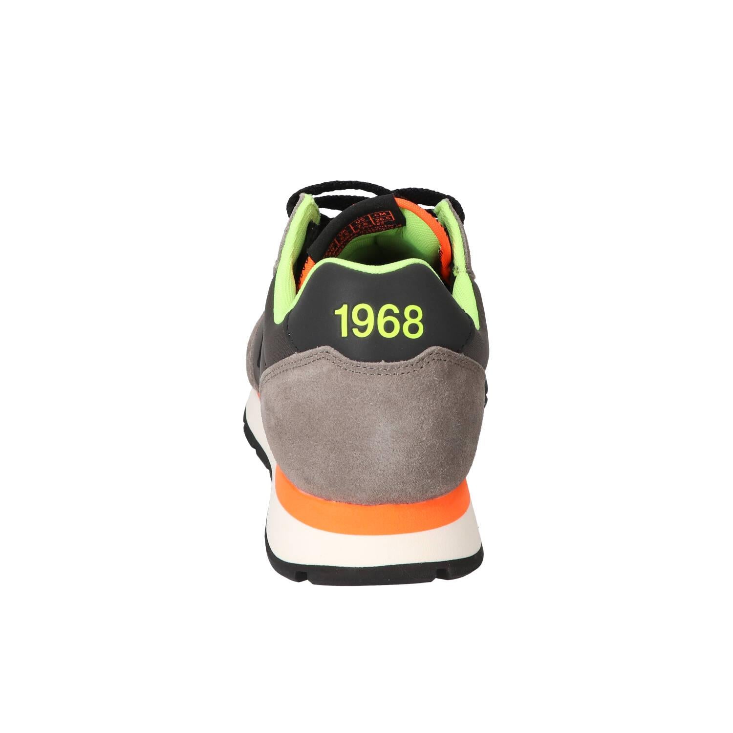 Sneakers, Grijs