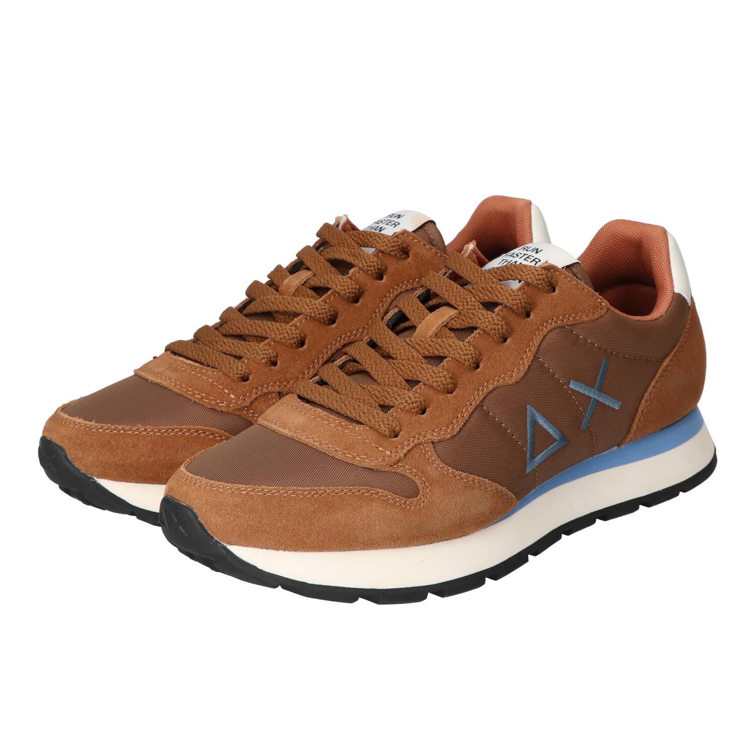 Sneakers, Cognac