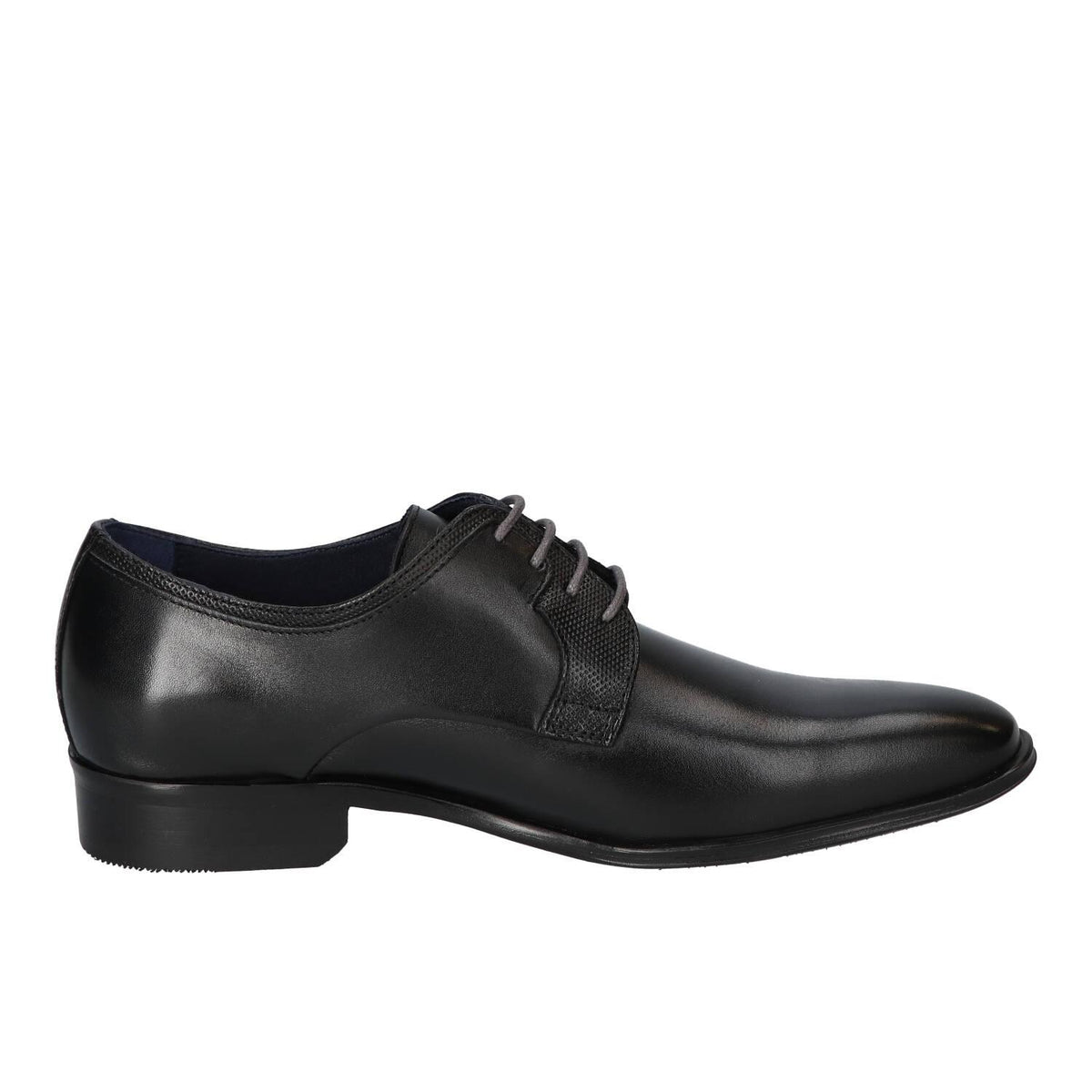Veterschoenen, Zwart