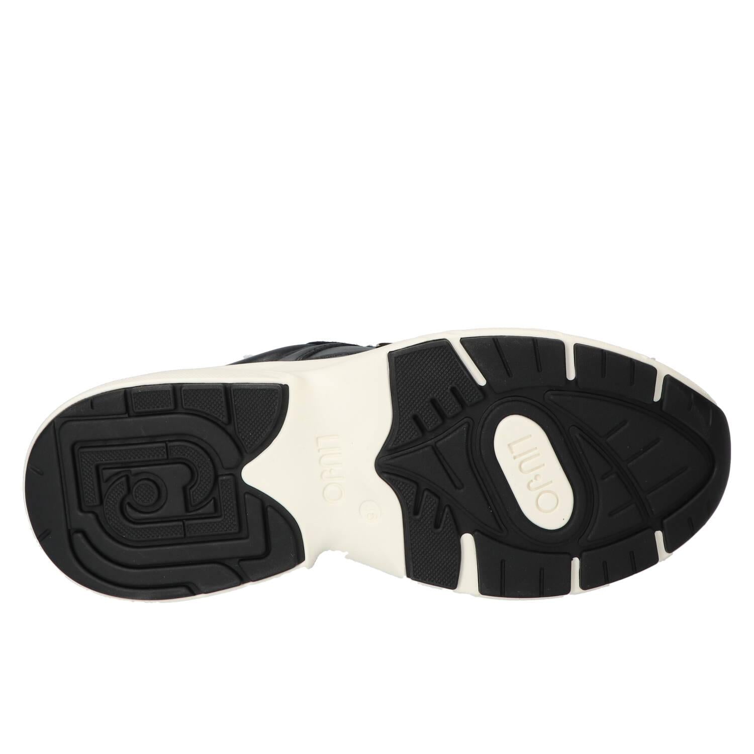 Sneakers, Zwart