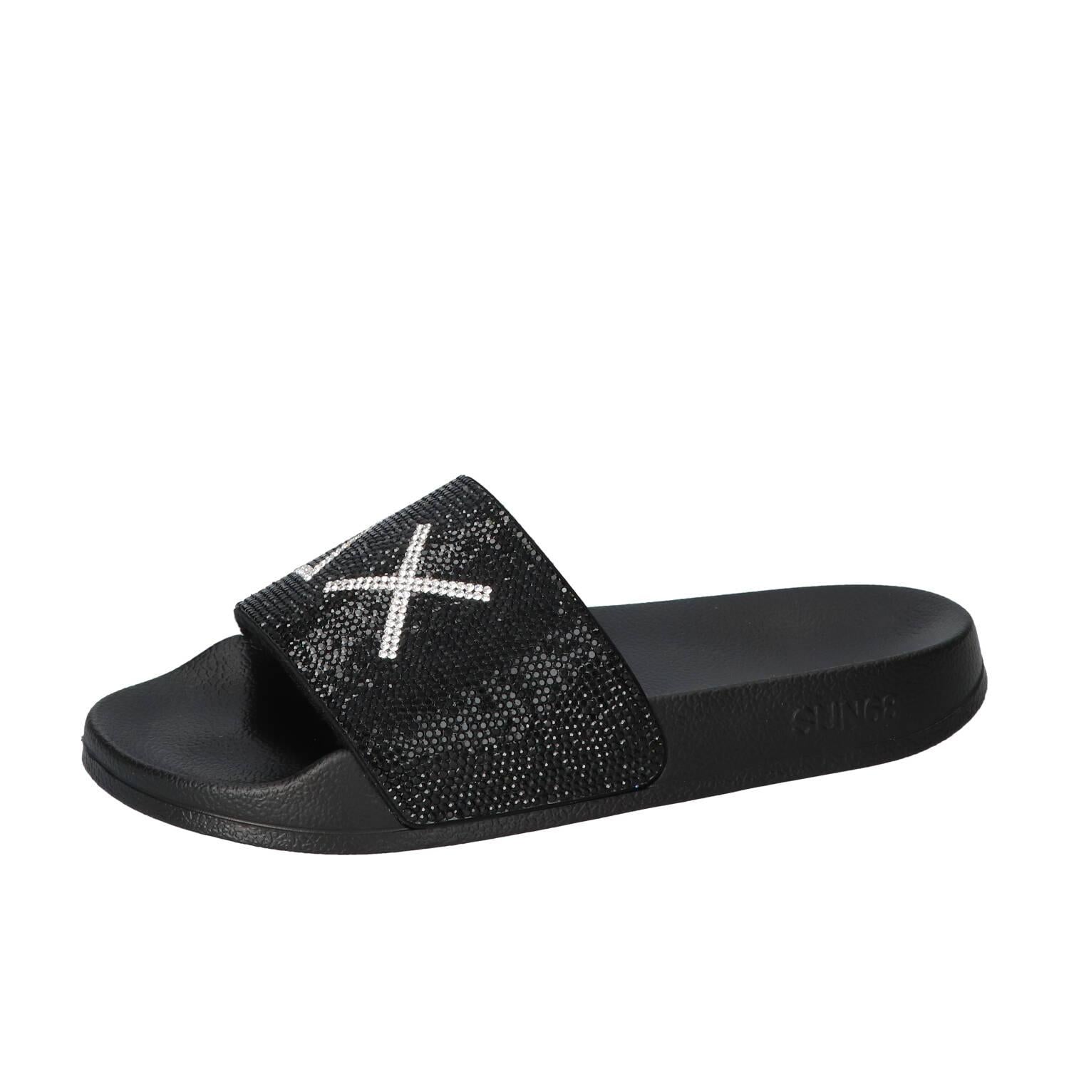 Slippers, Zwart