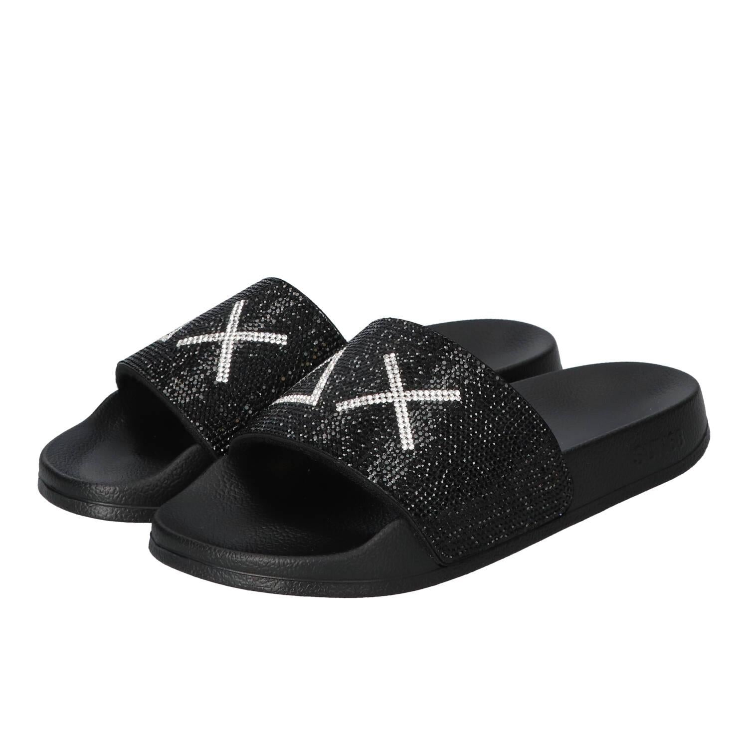 Slippers, Zwart