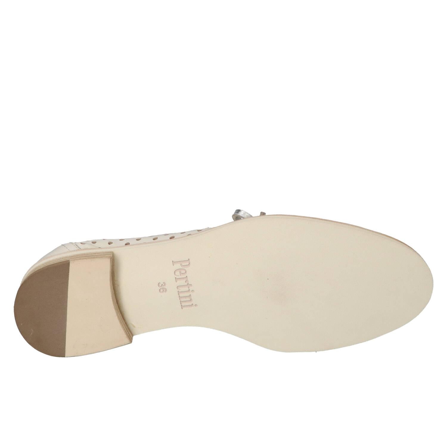 Veterschoenen, Off White