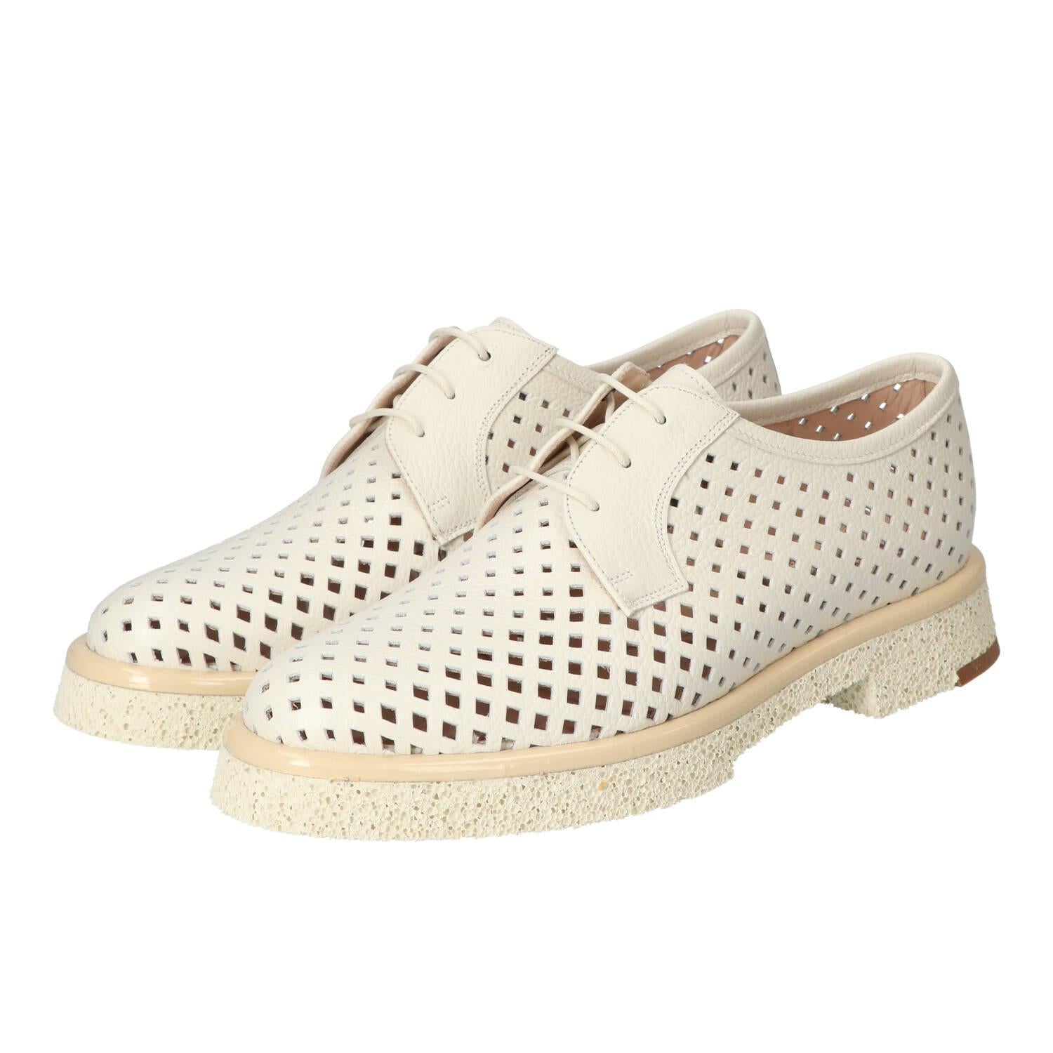 Veterschoenen, Off White