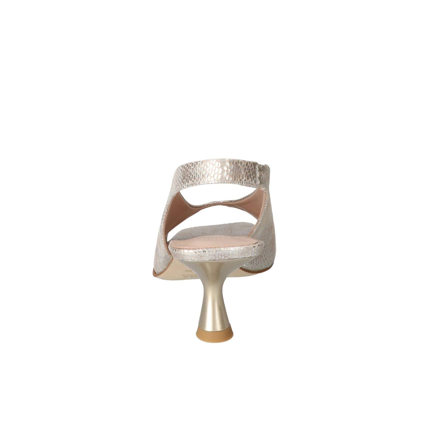 Sandalen, Goud