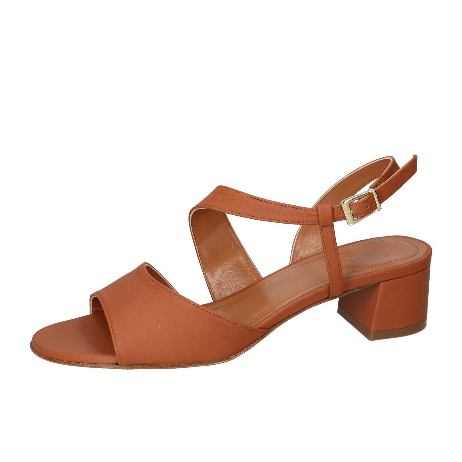 Sandalen, Cognac
