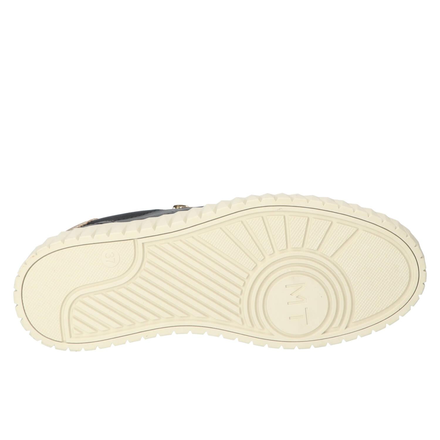 Sneakers, Zwart