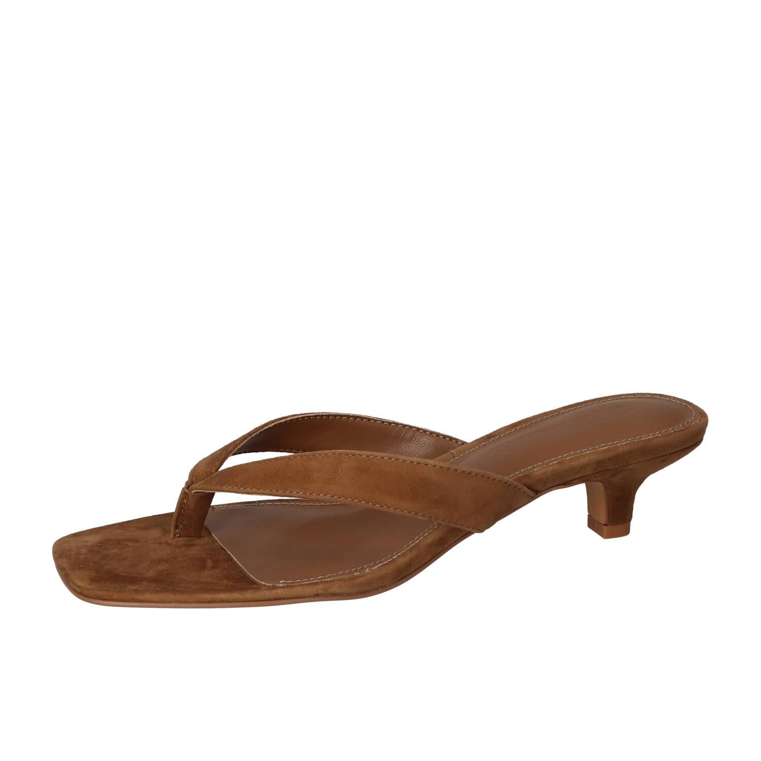 Slippers, Cognac