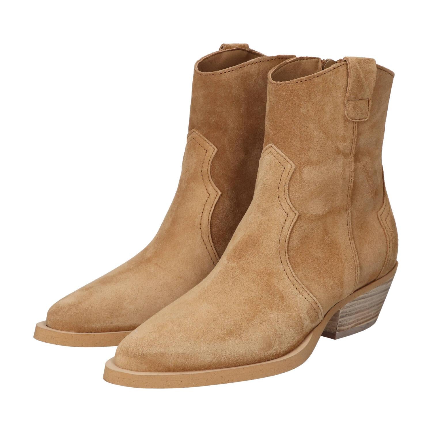 Booties, Cognac