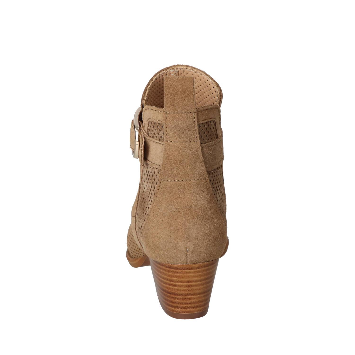 Booties, Cognac
