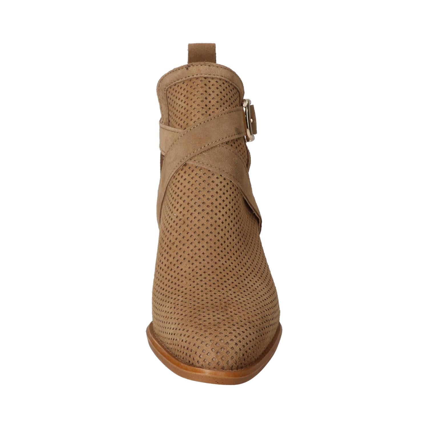 Booties, Cognac