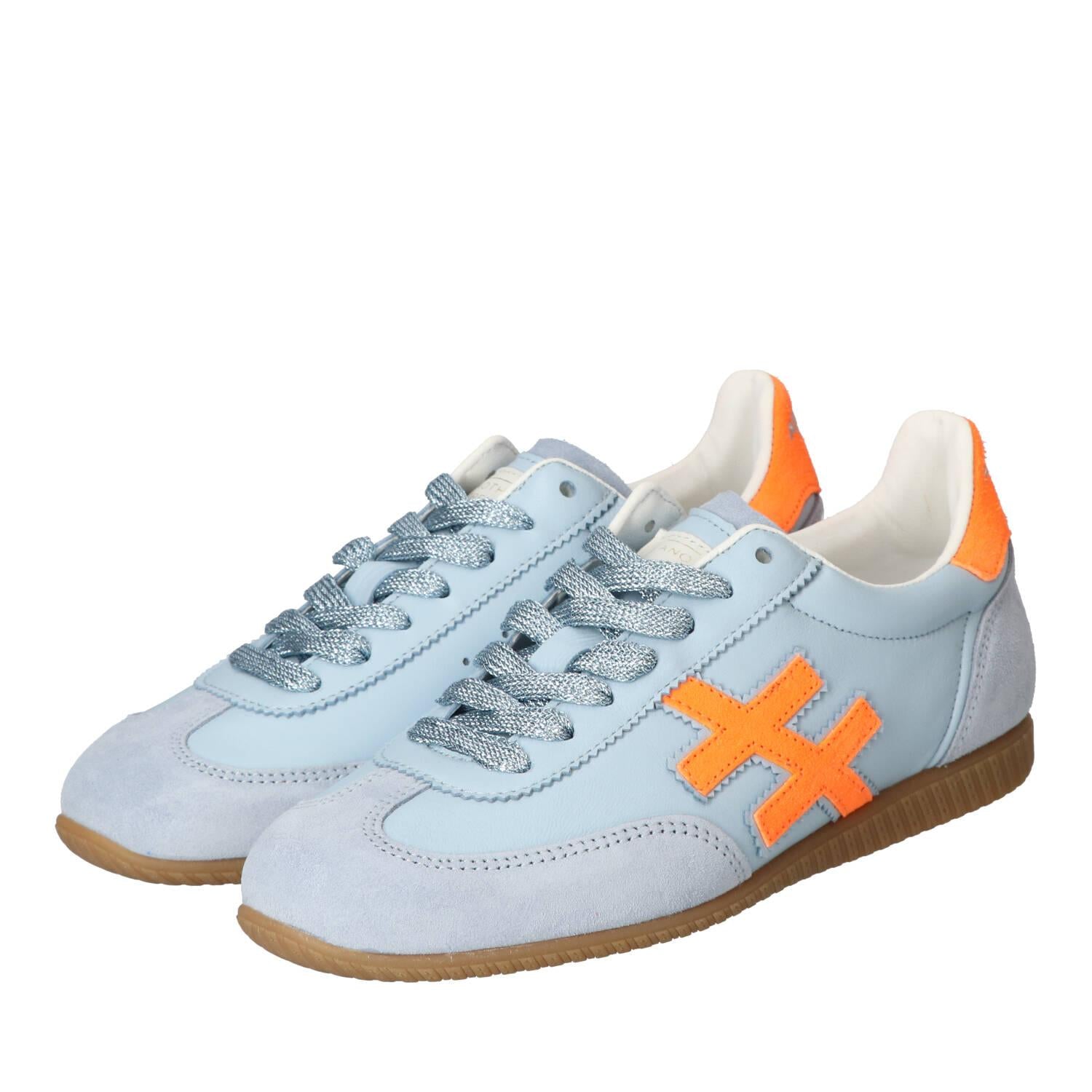 Sneakers, Lichtblauw