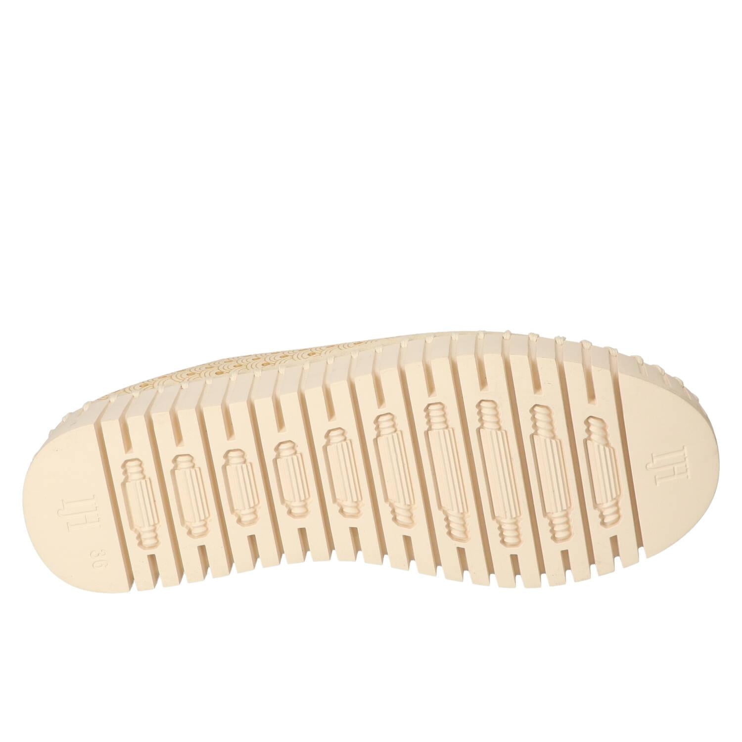 Instapschoenen, Lichtbeige
