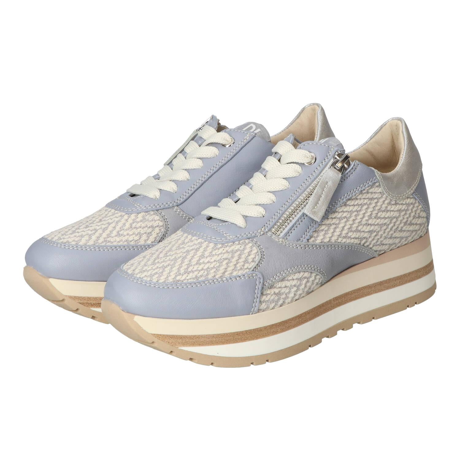 Sneakers, Lichtblauw