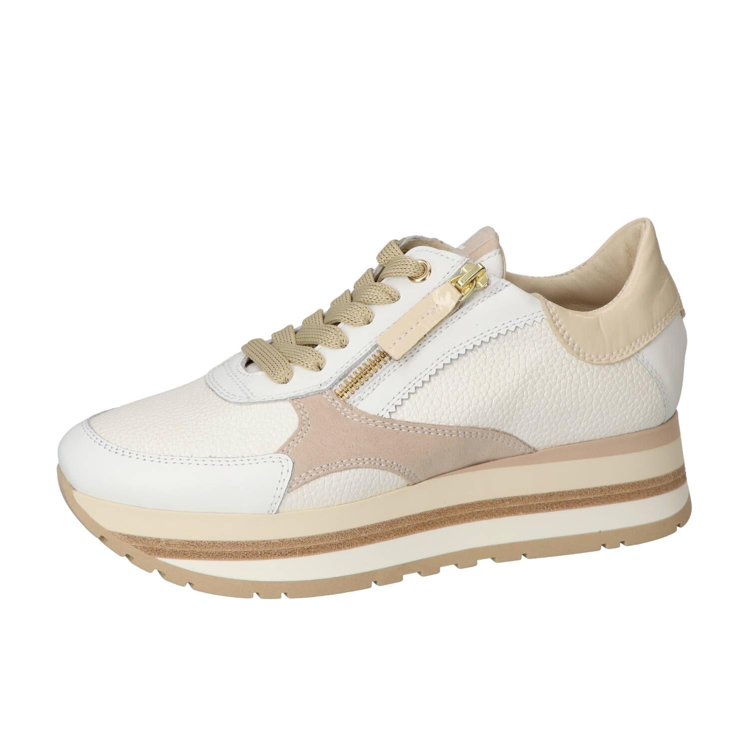 Sneakers, Wit