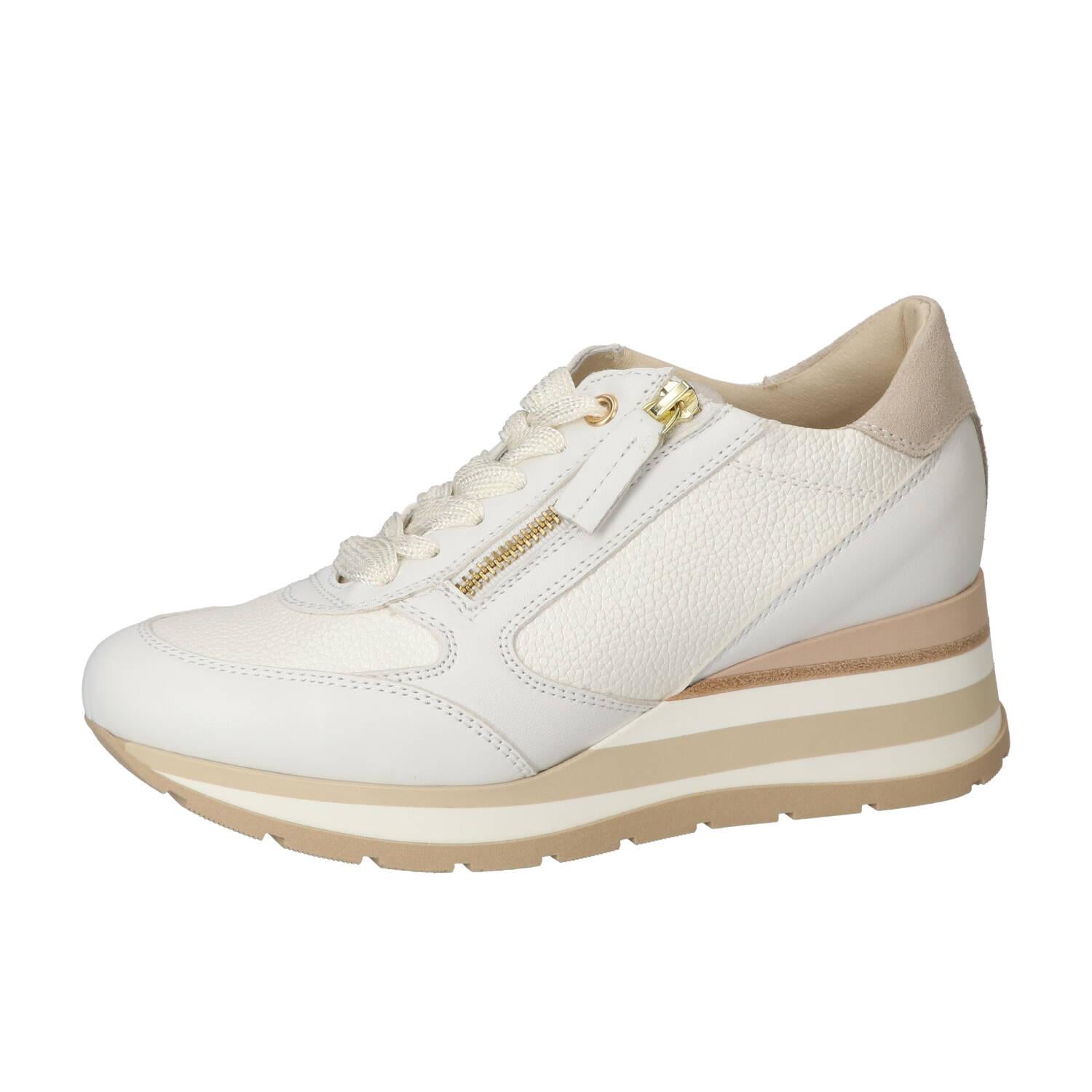 Sneakers, Wit