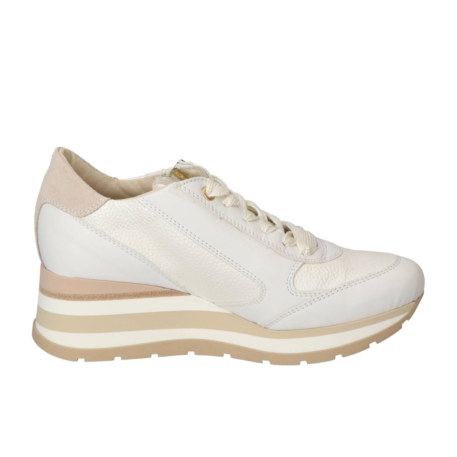 Sneakers, Wit