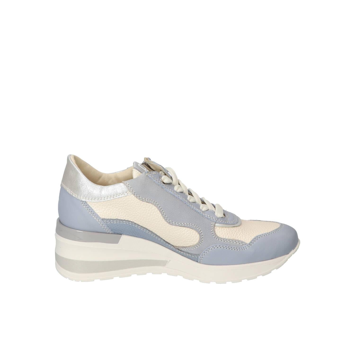 Sneakers, Lichtblauw