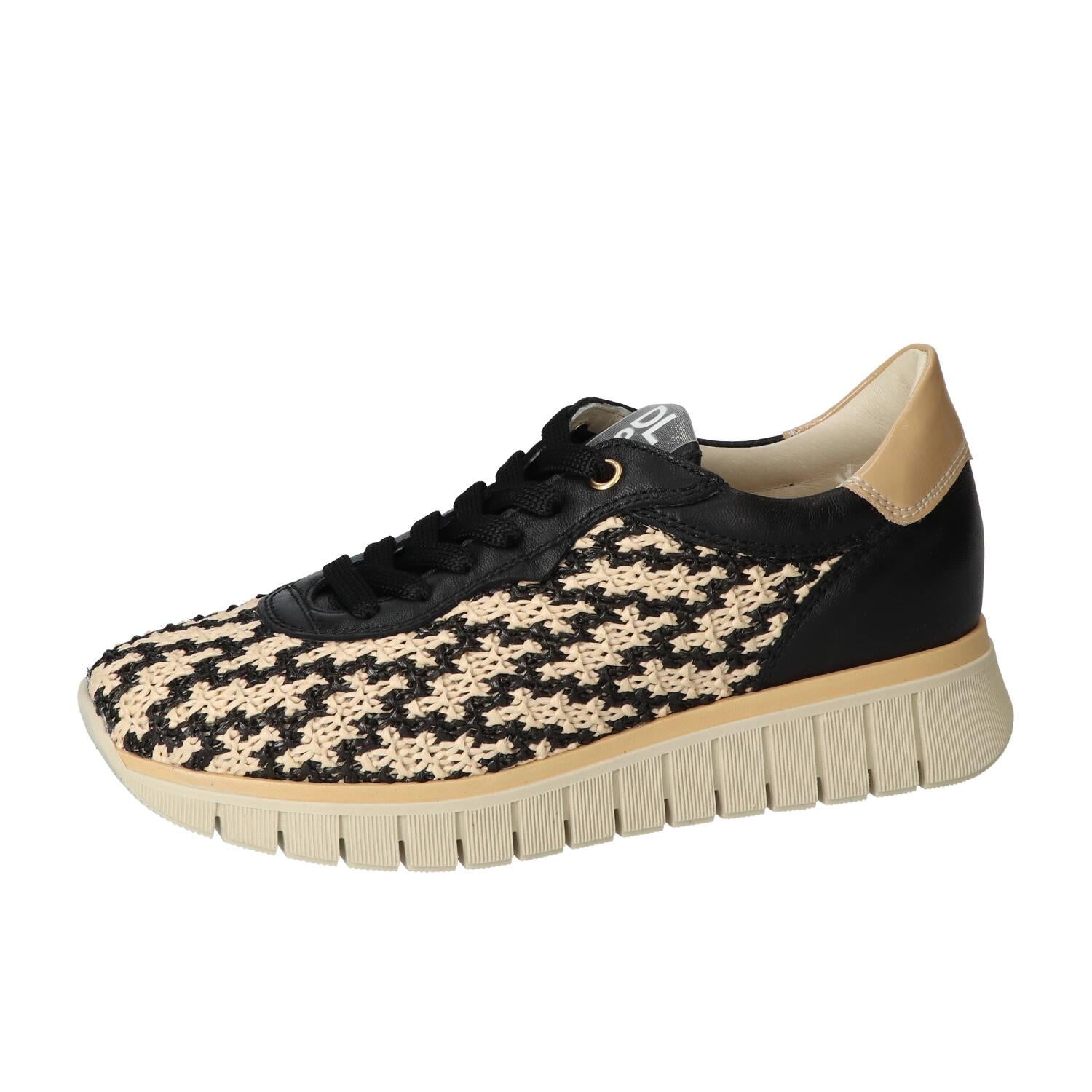 Sneakers, Zwart