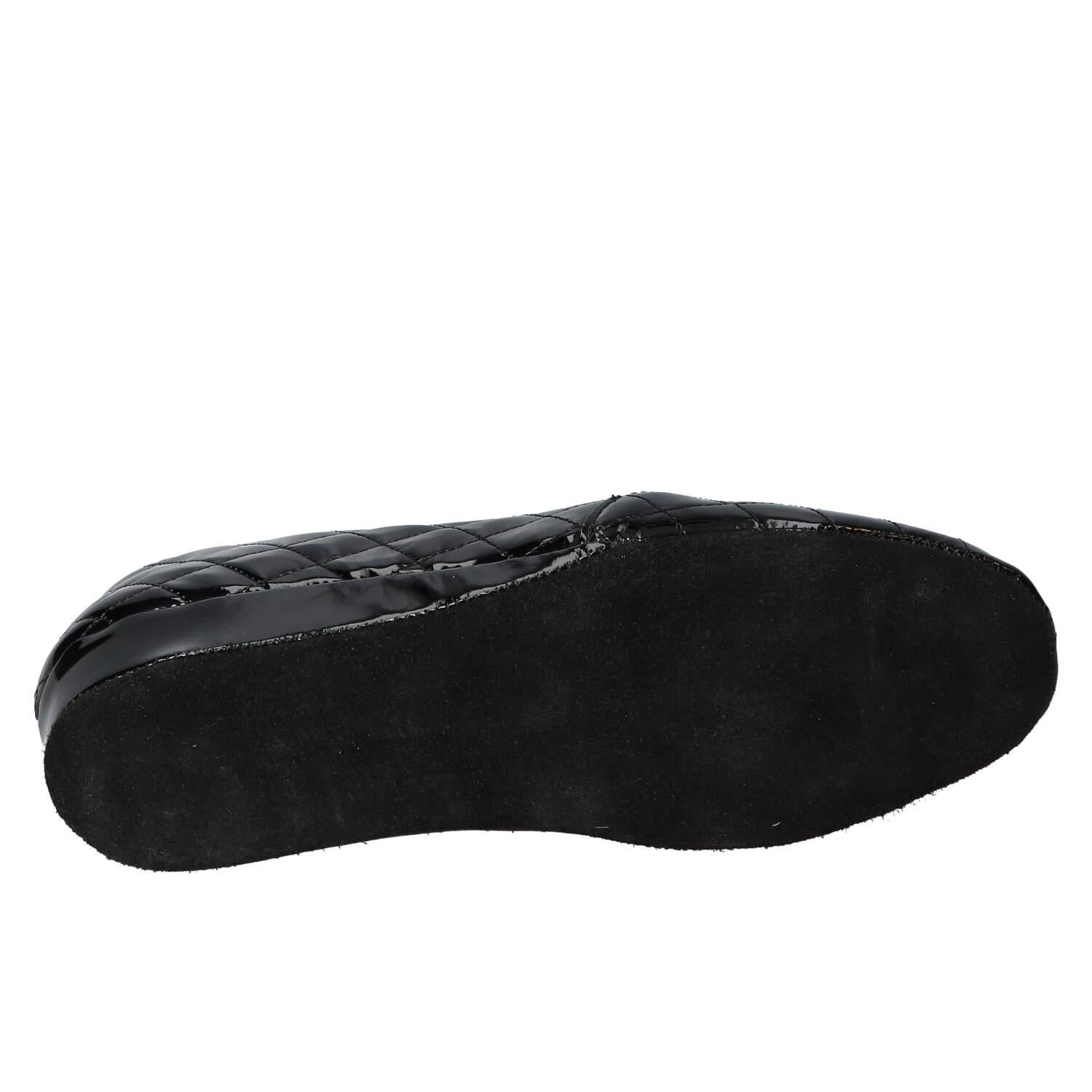 Pantoffels, Zwart