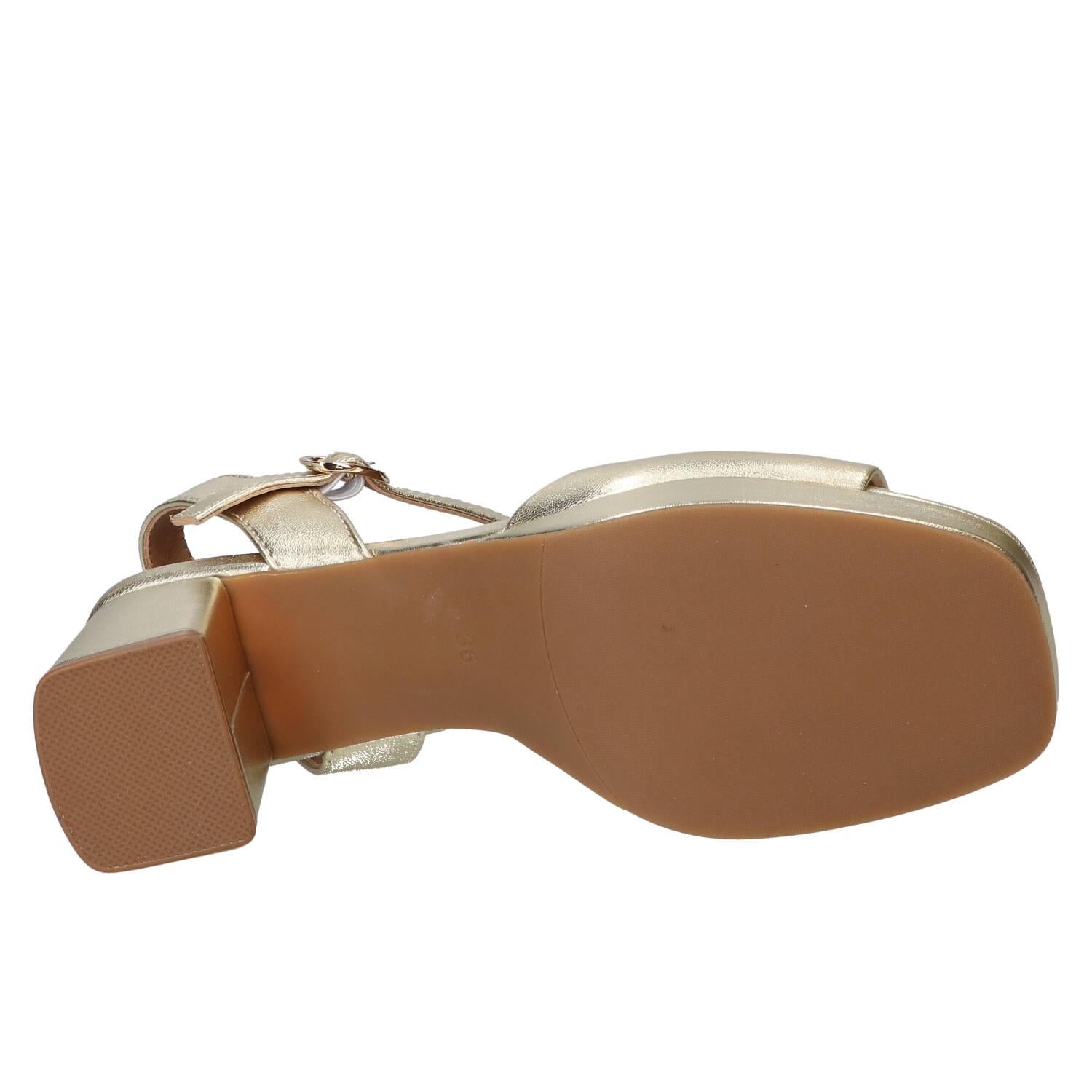 Sandalen, Goud