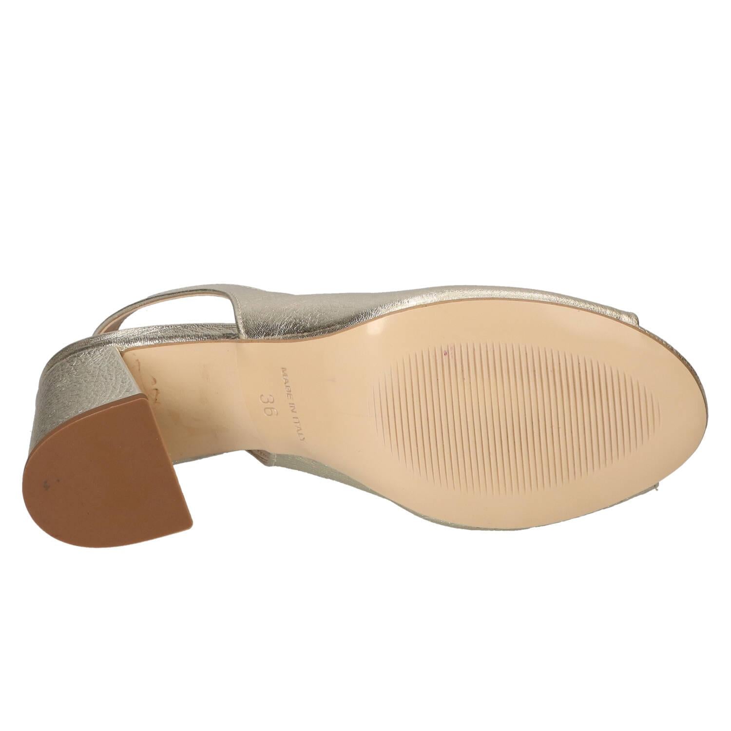 Sandalen, Goud
