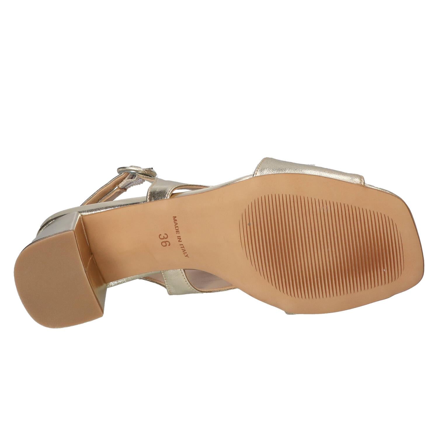 Sandalen, Goud