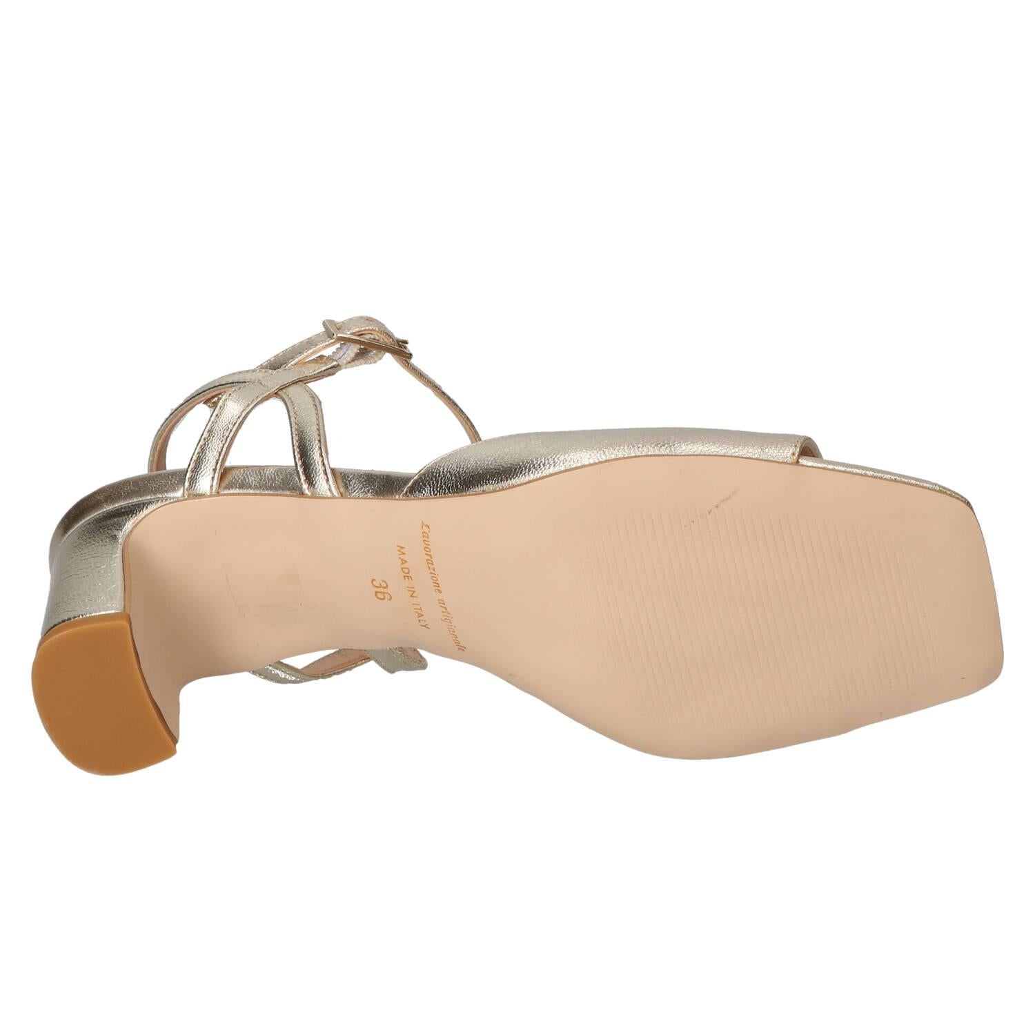 Sandalen, Goud