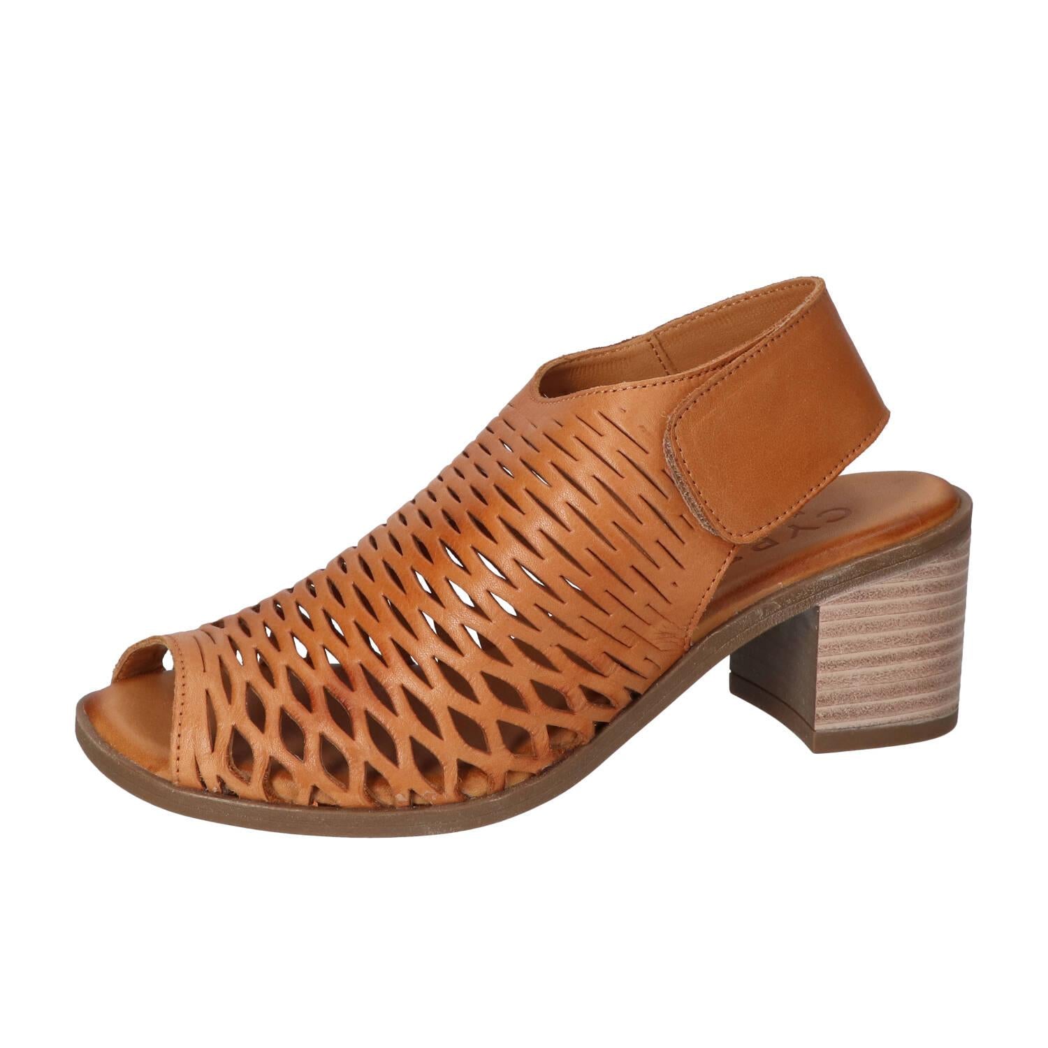 Sandalen, Cognac