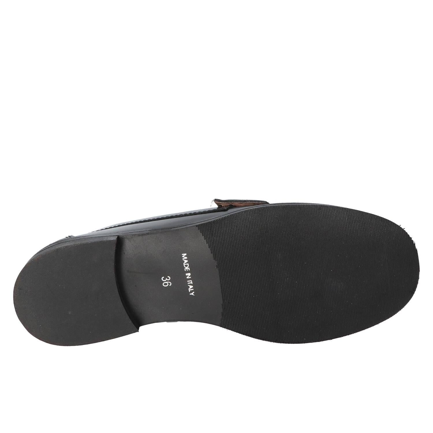 Instapschoenen, Zwart