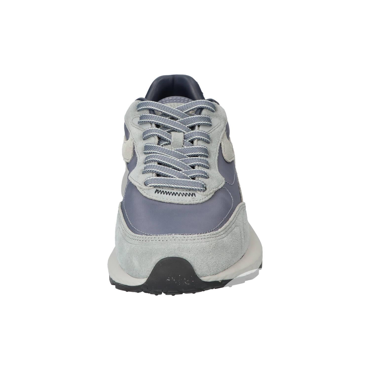 Sneakers, Grijs