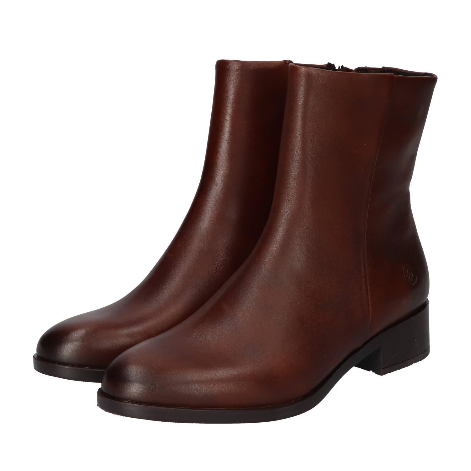 Booties, Cognac