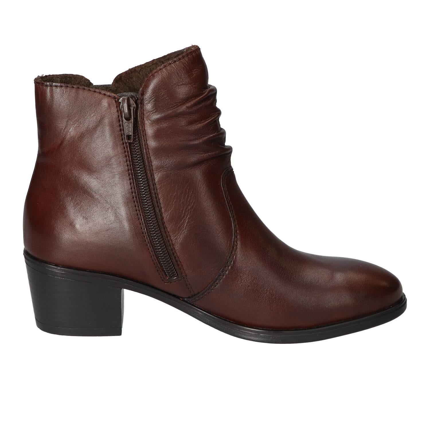 Booties, Cognac