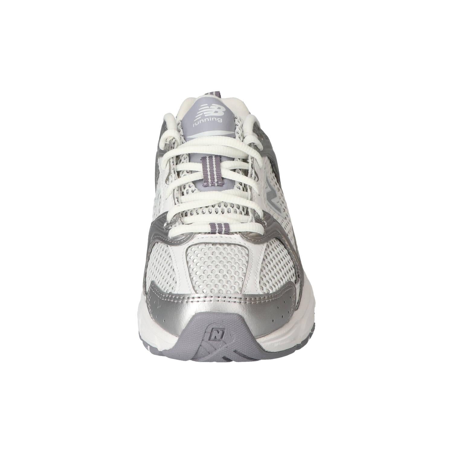 Sneakers, Zilver