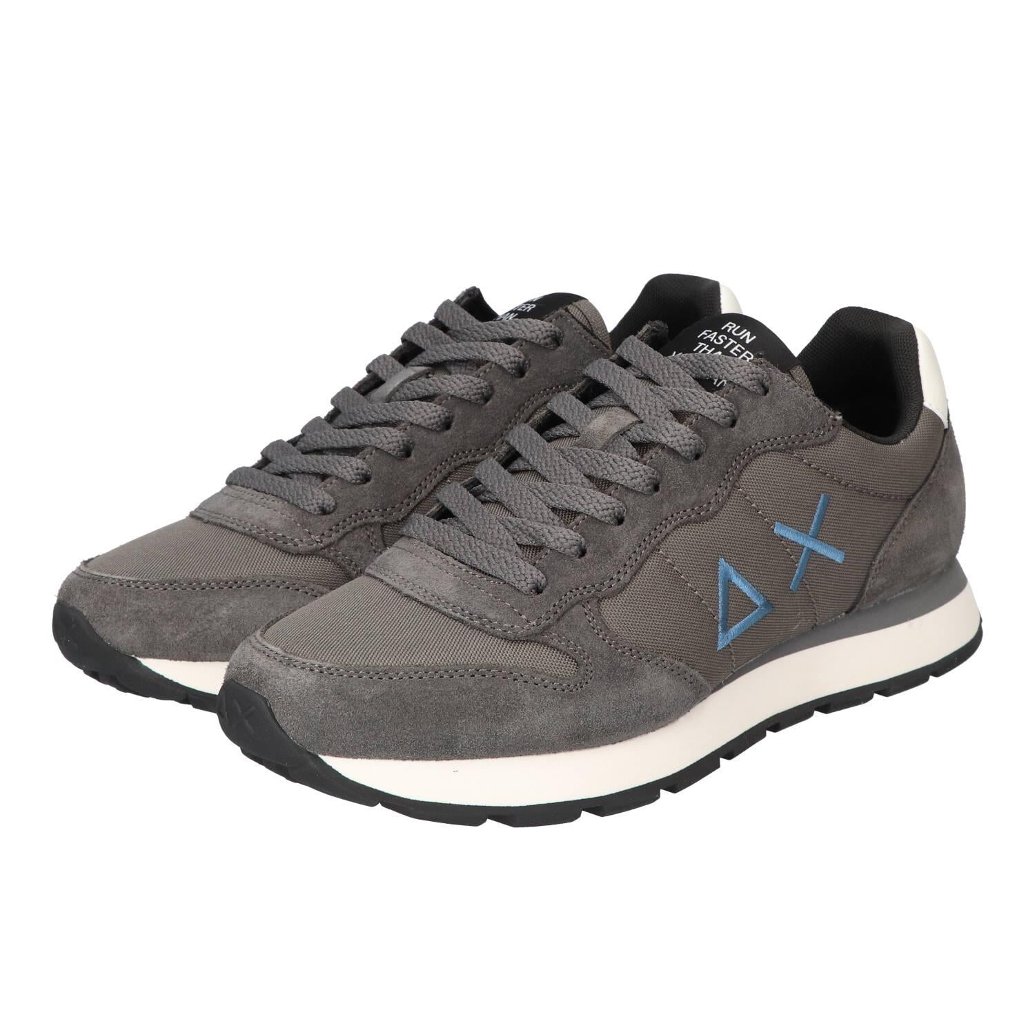 Sneakers, Grijs