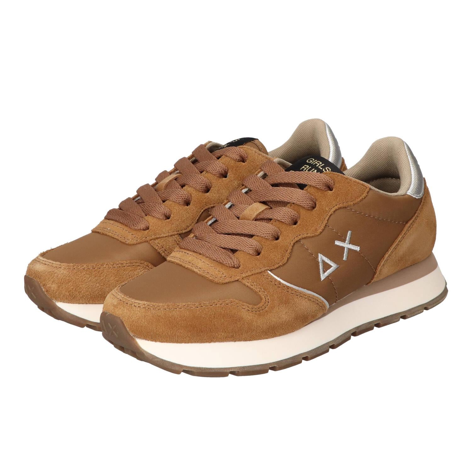 Sneakers, Cognac