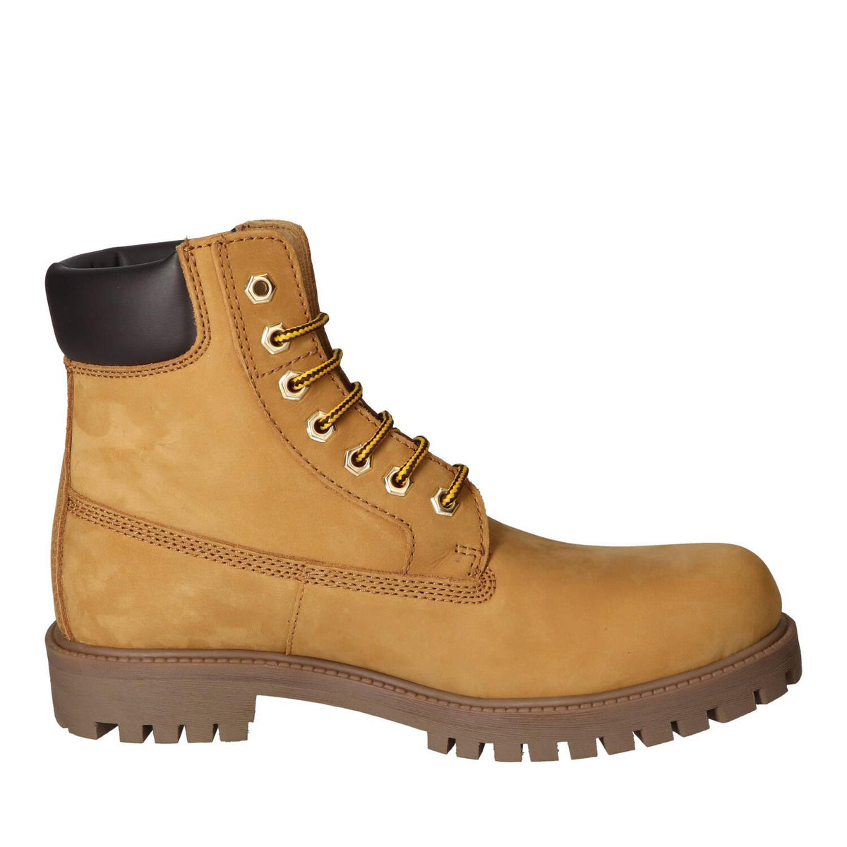Boots, Geel